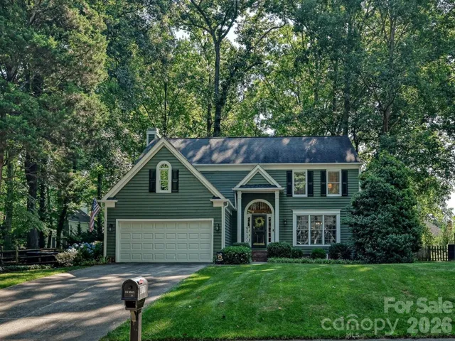 Welcome to 8717 Doe Path Ln in Huntersville NC!