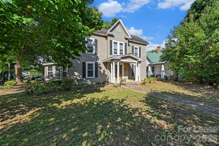 Corner Lot walkable to town