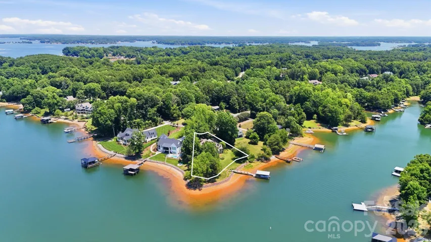Point lot! Amazing shoreline