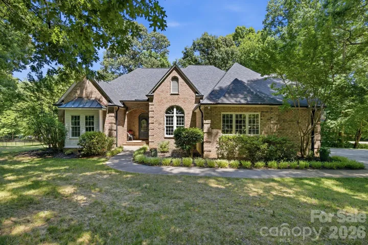 Welcome to 755 Lake Wright Rd!