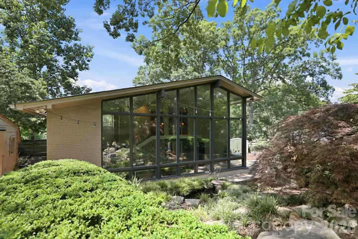stunning floor to ceiling windows