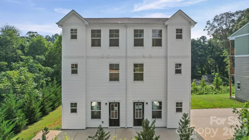 Welcome home to 511 N Hill St Units A & B