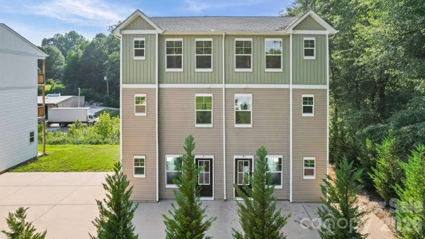 Welcome home to 511 N Hill St Units C & D