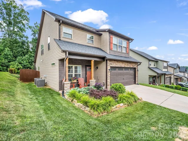 The Mallard Run community is conveniently located near Biltmore Park and Arden shopping and dining.