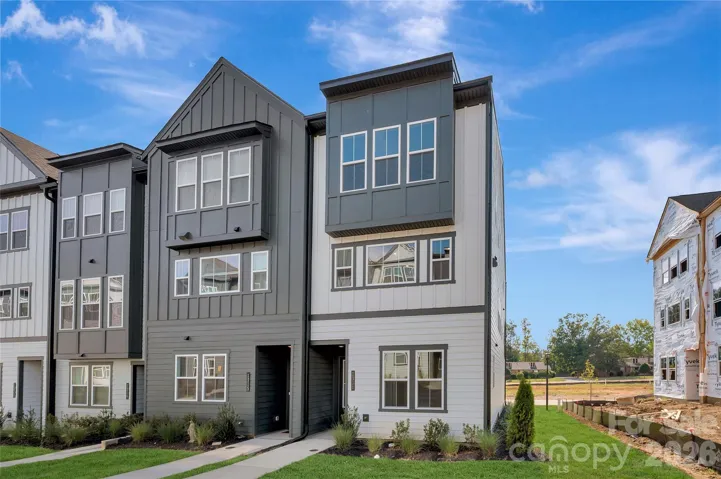 End unit townhome in Charlotte, NC