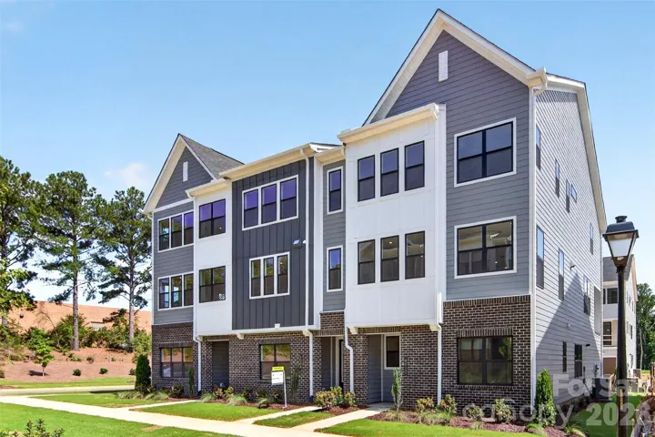 6012 Yellow Buckeye Dr | Premium townhome in Ballantyne