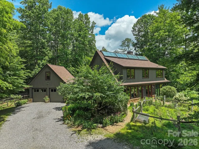 24 Merriwood Trail, private 2.26ac estate