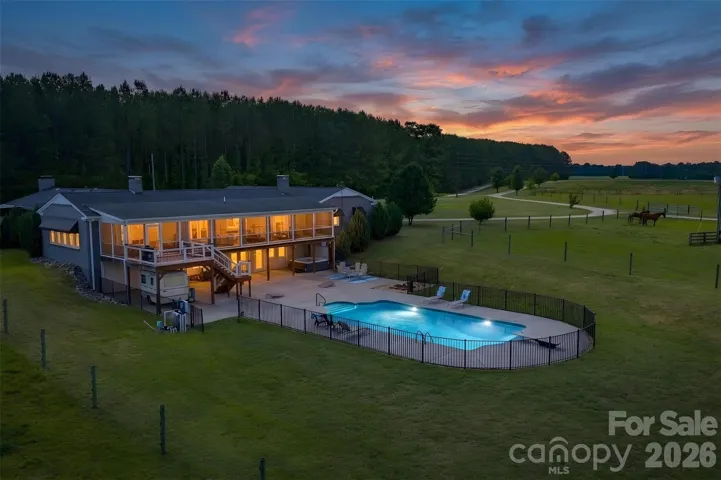 11.29 acre established equestrian estate