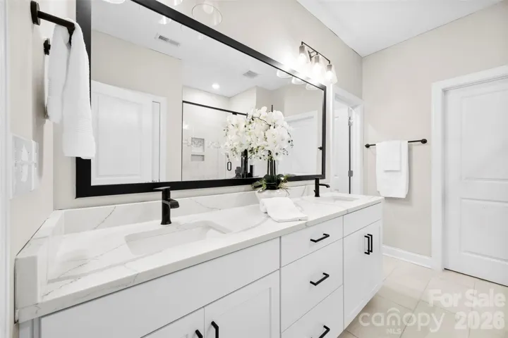 Upgraded primary bath