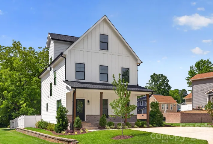 Welcome home to Waxhaw