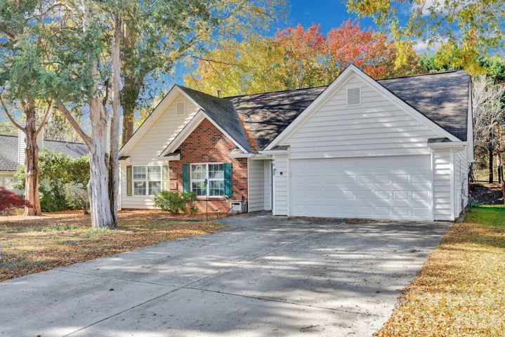 3BR 2BA,LVP throughout, Fenced Backyard