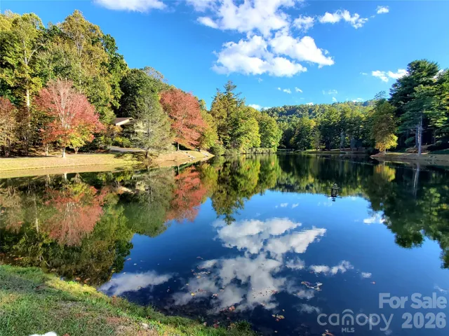 Stunning NC Lakefront Living!