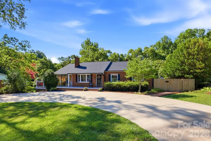 2201 Armstrong Park Dr
