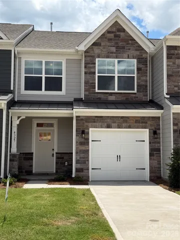 4327 Black Ct
