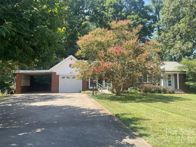 Road front /driveway