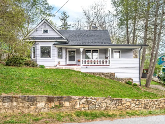 Stately original Montford cottage.
