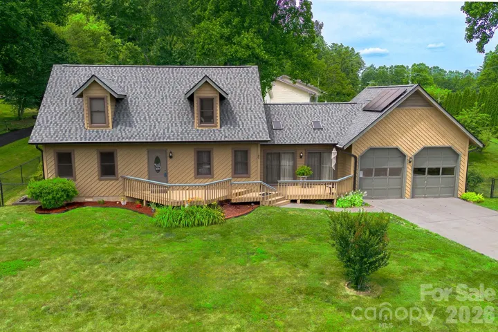 Welcome to 100 Forest Park Dr.
