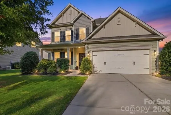 2.5 story, 5 bedroom/3 full bath plus bonus room