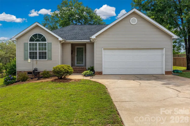 Welcome to 808 Chipmeadown Lane!