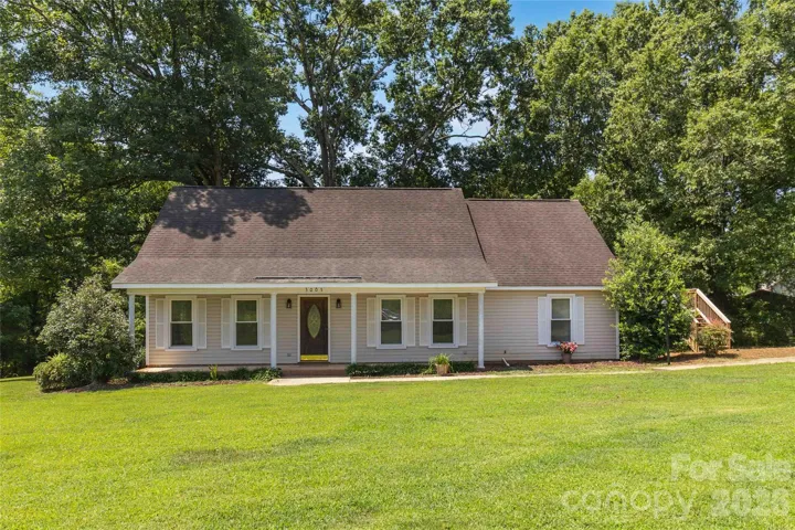 Welcome Home to 3005 Weddington Road