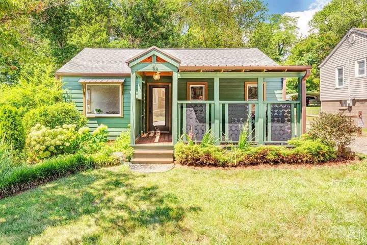 Sweet South-Facing West Asheville Cottage