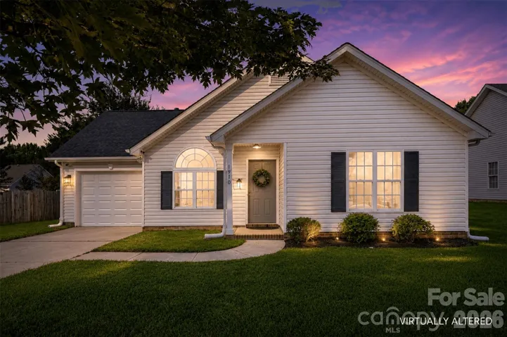 Updated ranch in University area is move in ready!