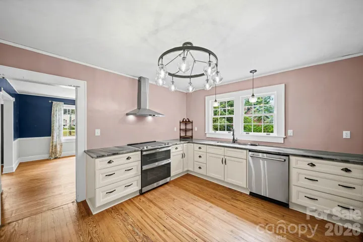 Kitchen with Cafe & Profile line appliances