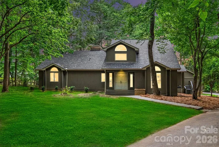 Your fabulous new home on the shores of Lake Wylie.