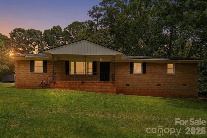 Welcome to 313 Park Terrace Drive!