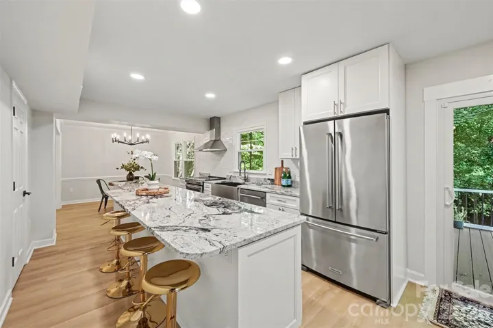 Fully renovated home 10 minutes to SouthPark!