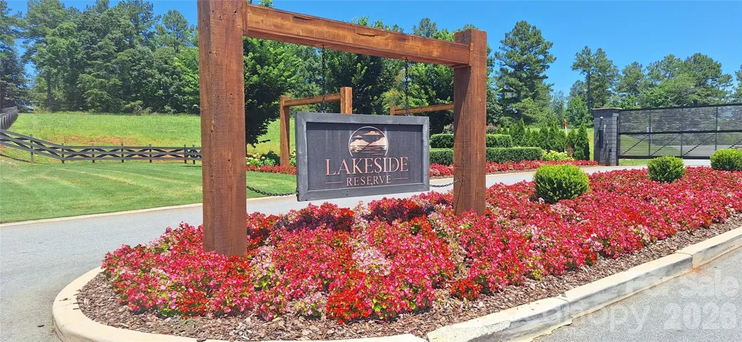 Lakeside Reserve Entrance