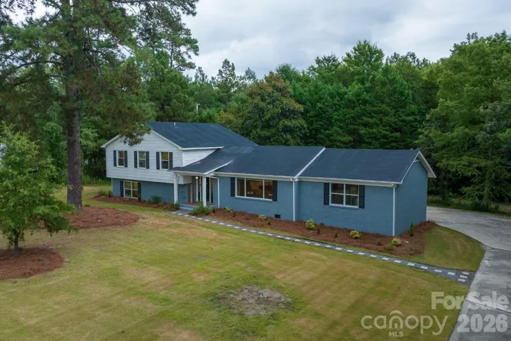 4 bed/3 bath home w/ recent updates