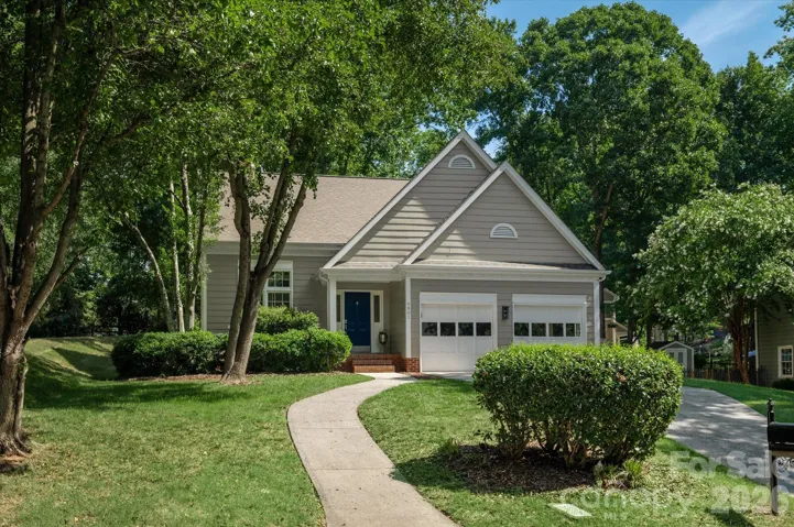 Welcome Home to Cameron Wood!