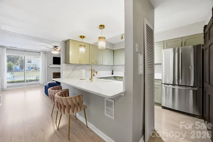bar/kitchen