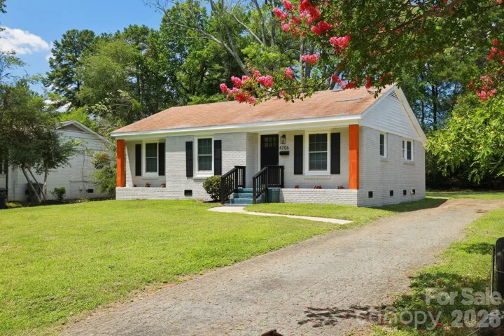 WELCOME HOME to 4706 Brooktree Dr!!