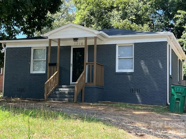 Directly Across from Lincoln Heights Park