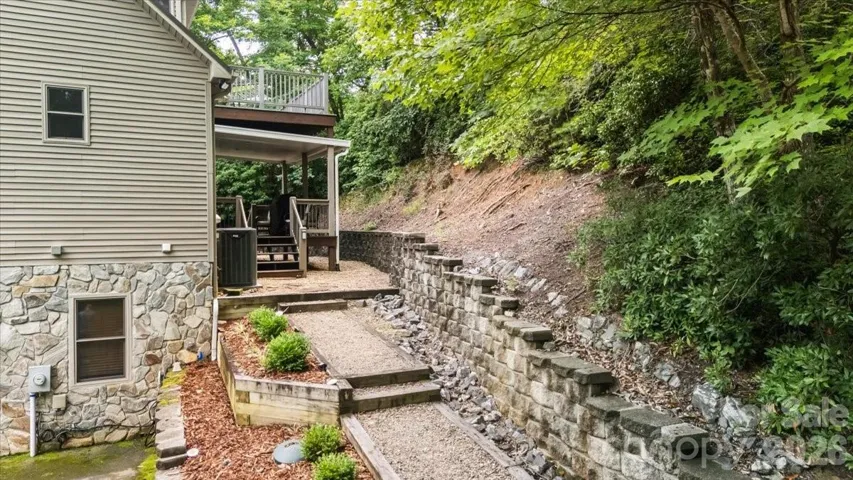 Entry to the kitchen from the driveway.