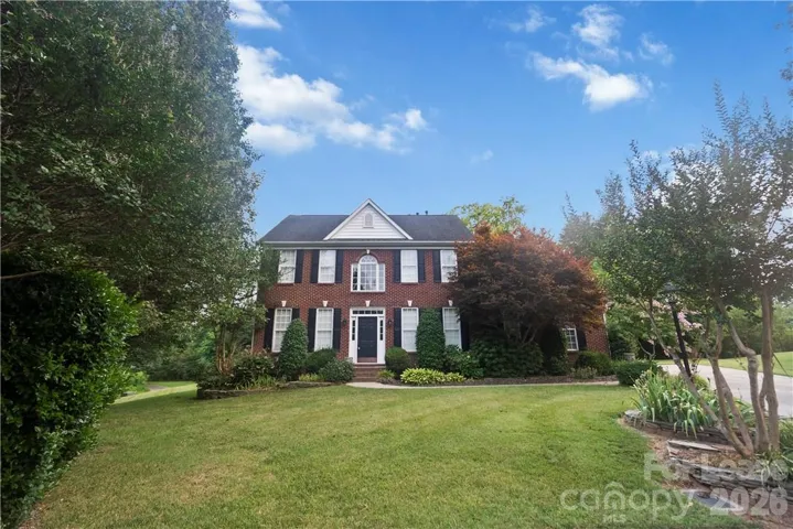 Cul de Sac location at end of short street and on the golf course . Beautiful landscaped lawn maintained by landlord.