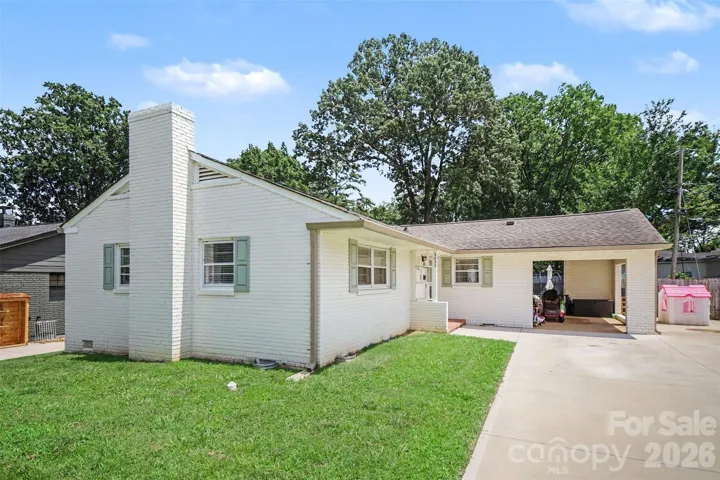 Welcome Home to Colonial Village in Charlotte!