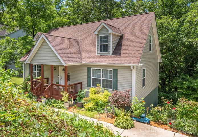 Welcome home to Weaverville!