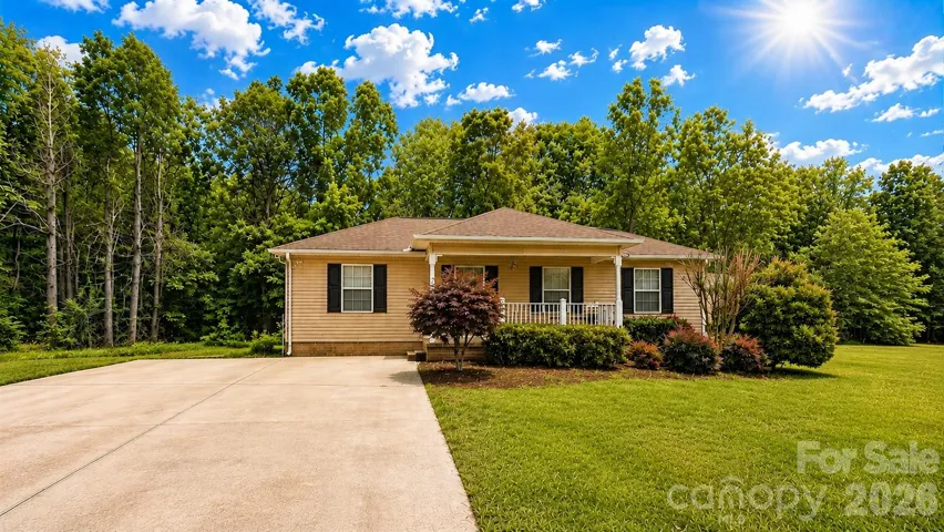 Welcome Home to ranch on a private lot and NO HOA!