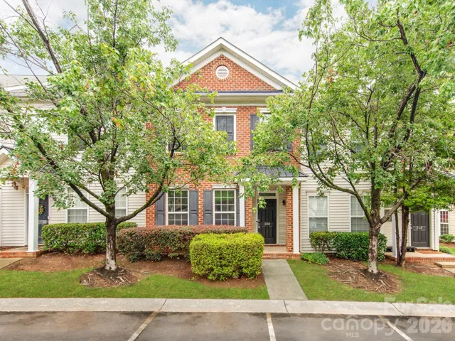 Luxuriously Renovated Condo in Exceptional Location!