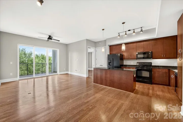 Stunning condo on the 5th Floor of Piedmont Row
