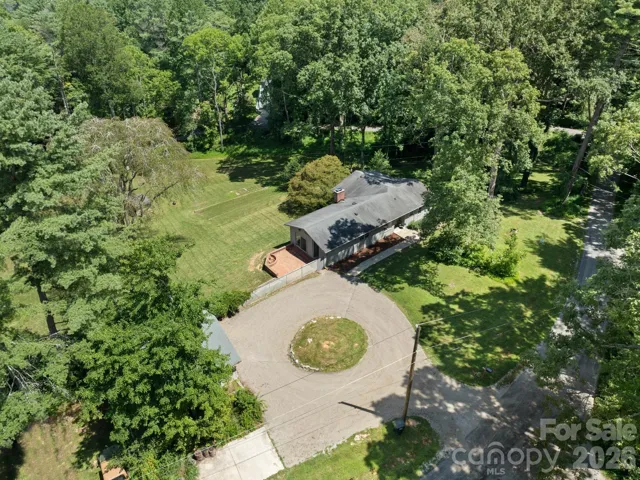 Circular driveway