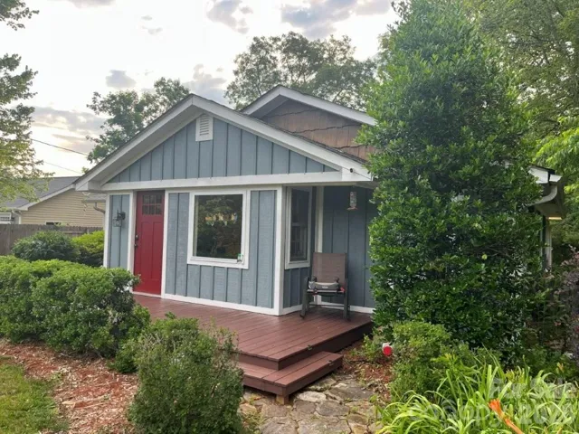 FRONT OF HOUSE