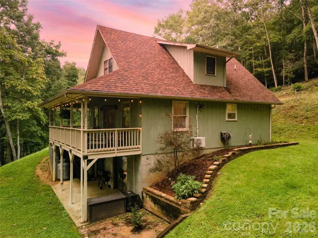 Lovely Mountain Home