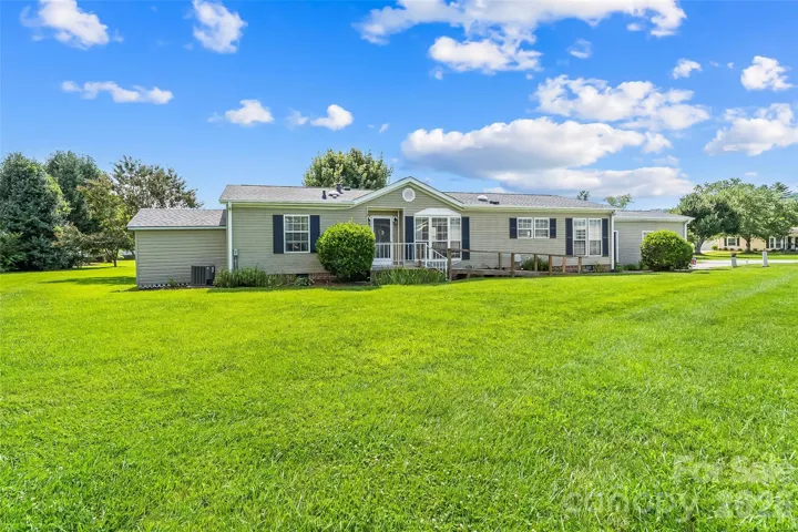 Welcome to 208 Red Birch Ct!
