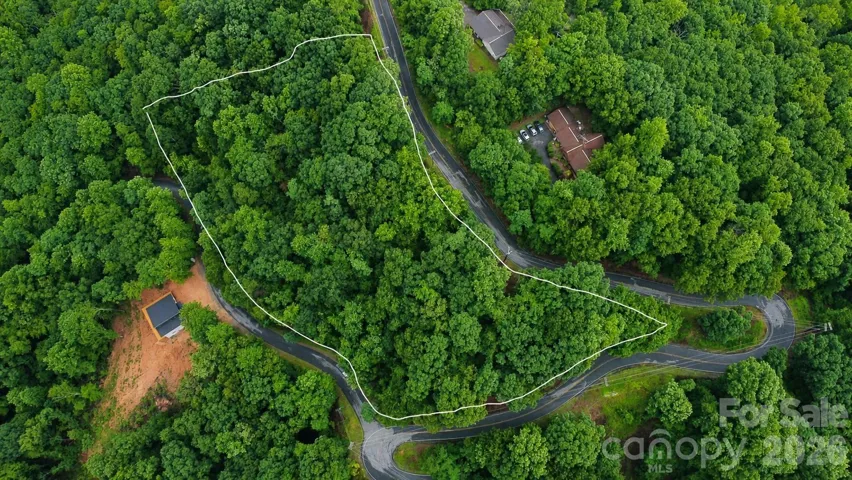Outlined boundary lines