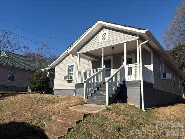 218 Odell Dr NW