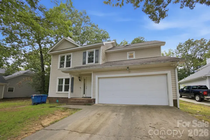 5512 River Falls